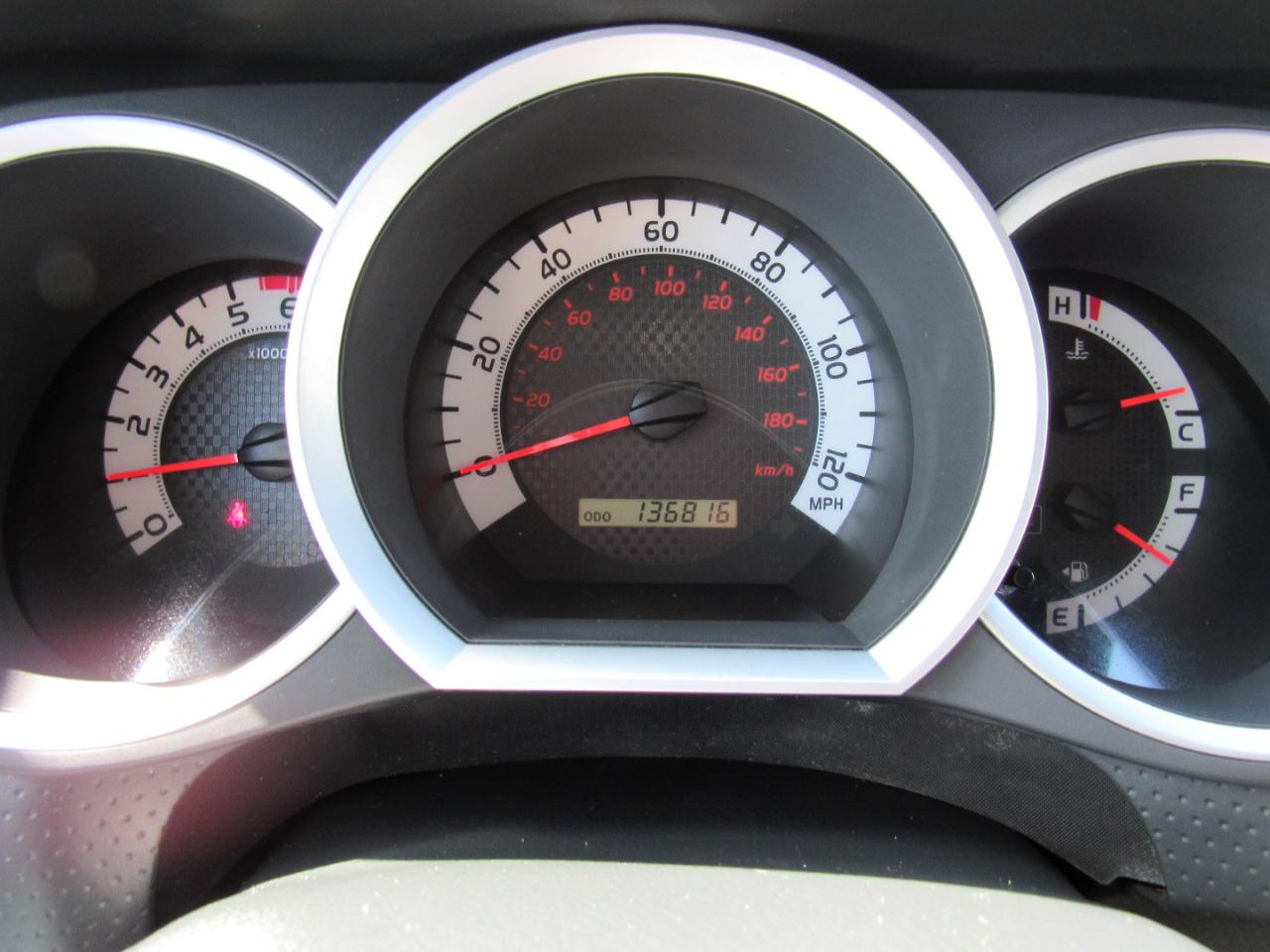 Toyota Tacoma 4WD Double Cab LB V6 AT (Natl) 2014