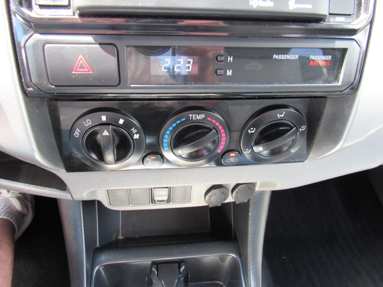 Toyota Tacoma 4WD Double Cab LB V6 AT (Natl) 2014