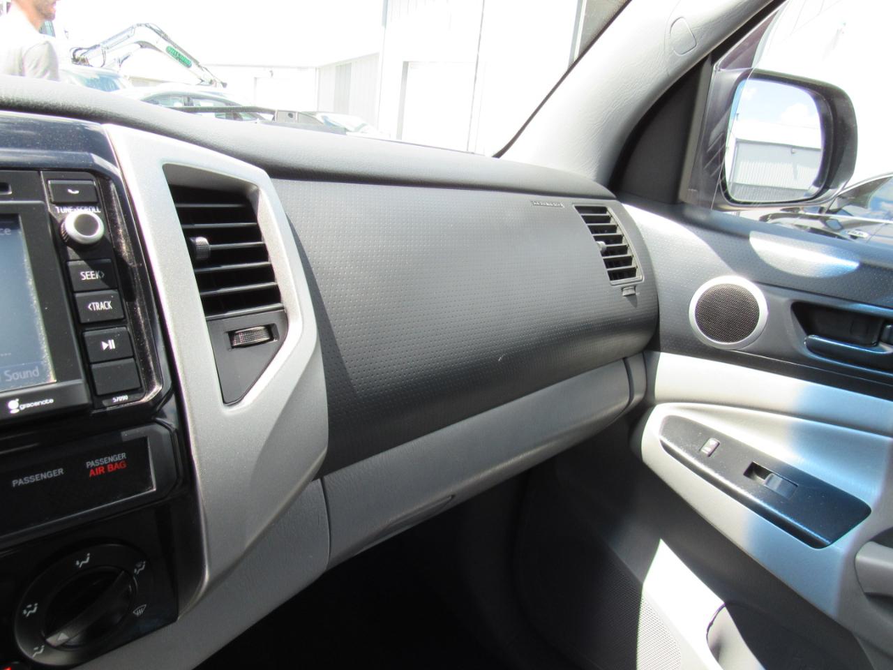 Toyota Tacoma 4WD Double Cab LB V6 AT (Natl) 2014