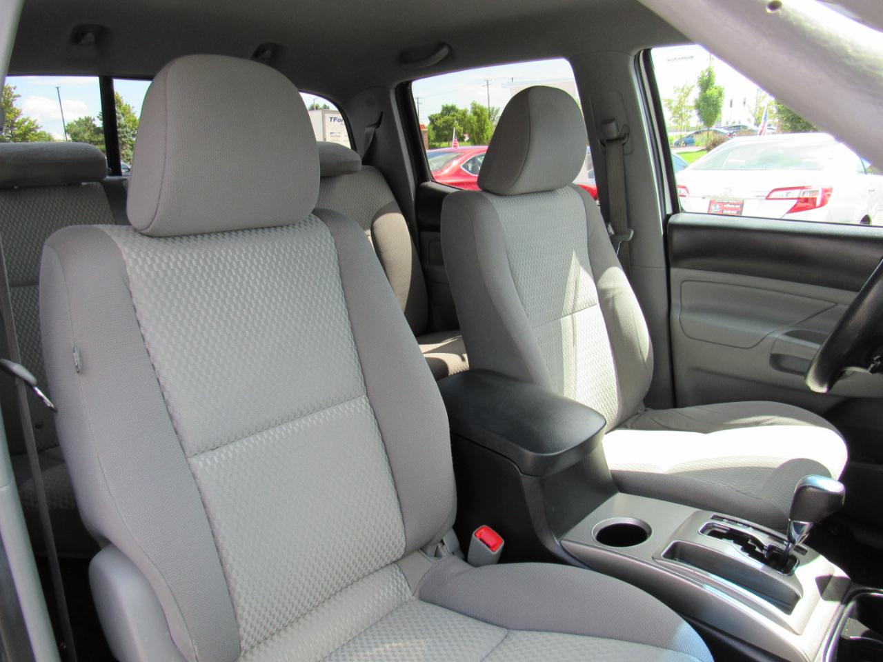 Toyota Tacoma 4WD Double Cab LB V6 AT (Natl) 2014