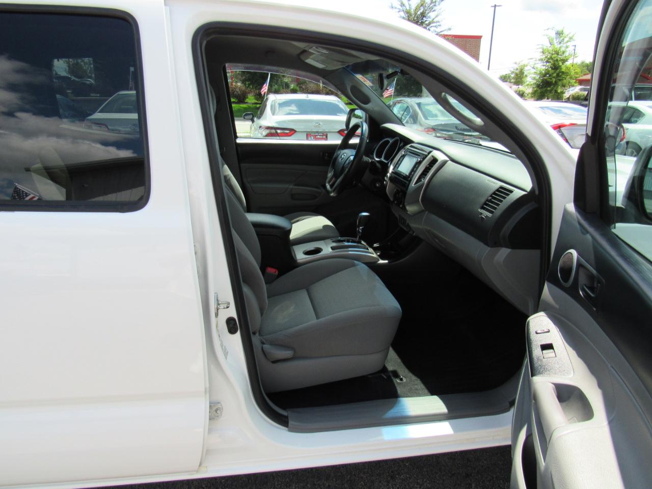 Toyota Tacoma 4WD Double Cab LB V6 AT (Natl) 2014