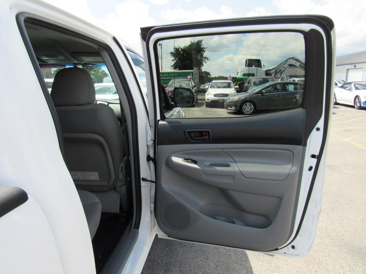 Toyota Tacoma 4WD Double Cab LB V6 AT (Natl) 2014