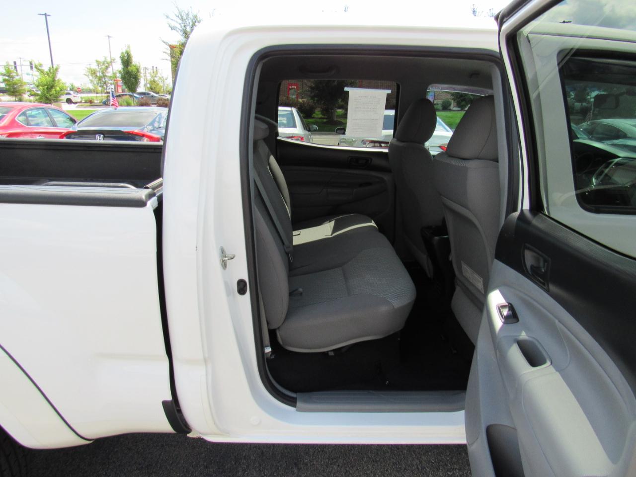 Toyota Tacoma 4WD Double Cab LB V6 AT (Natl) 2014