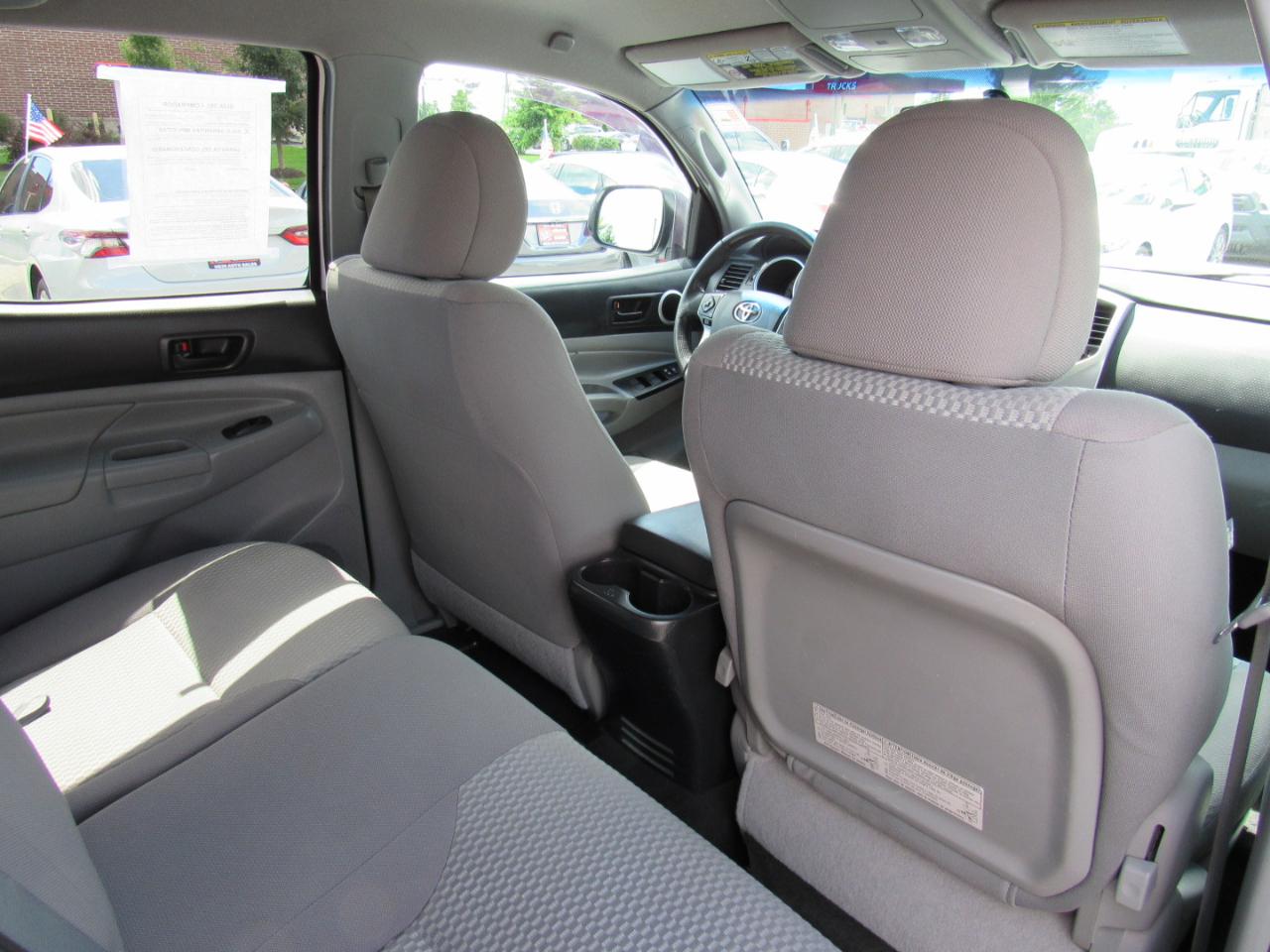 Toyota Tacoma 4WD Double Cab LB V6 AT (Natl) 2014