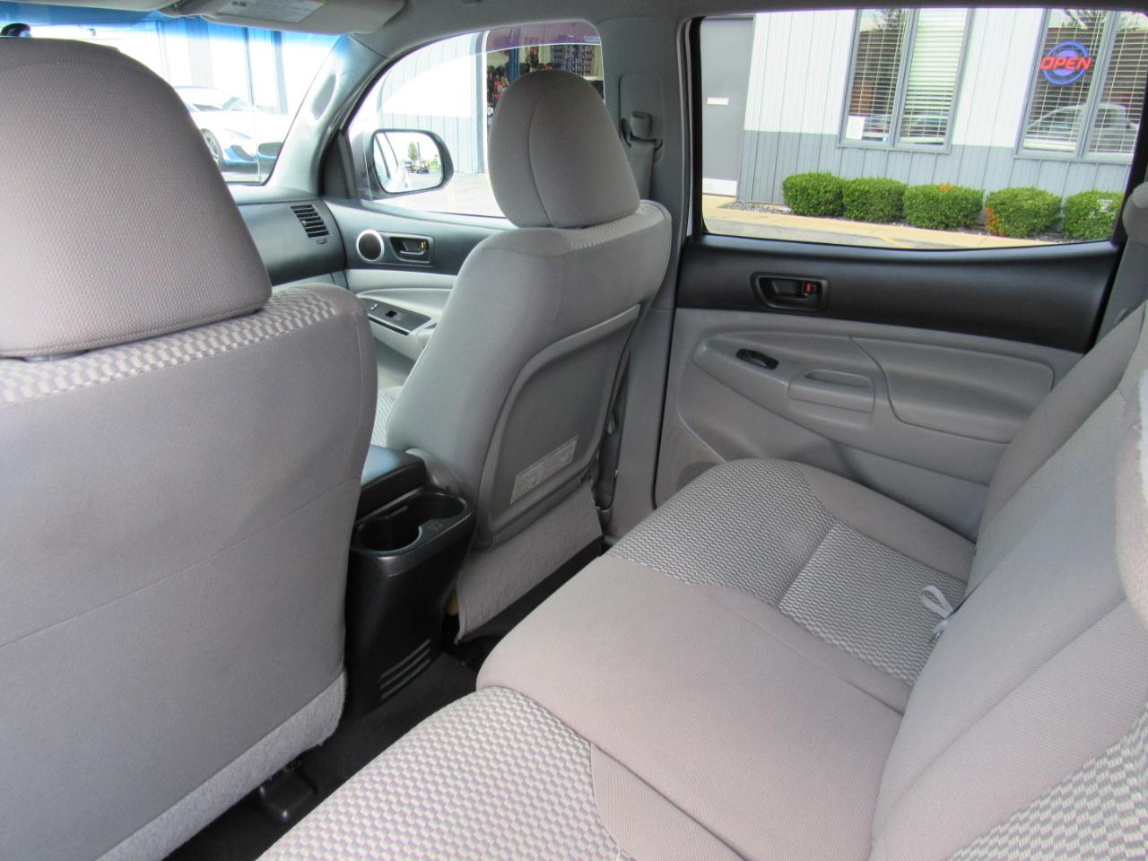 Toyota Tacoma 4WD Double Cab LB V6 AT (Natl) 2014