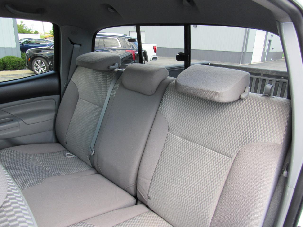Toyota Tacoma 4WD Double Cab LB V6 AT (Natl) 2014