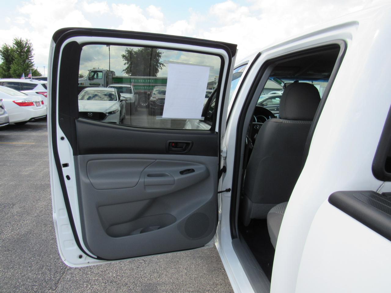 Toyota Tacoma 4WD Double Cab LB V6 AT (Natl) 2014