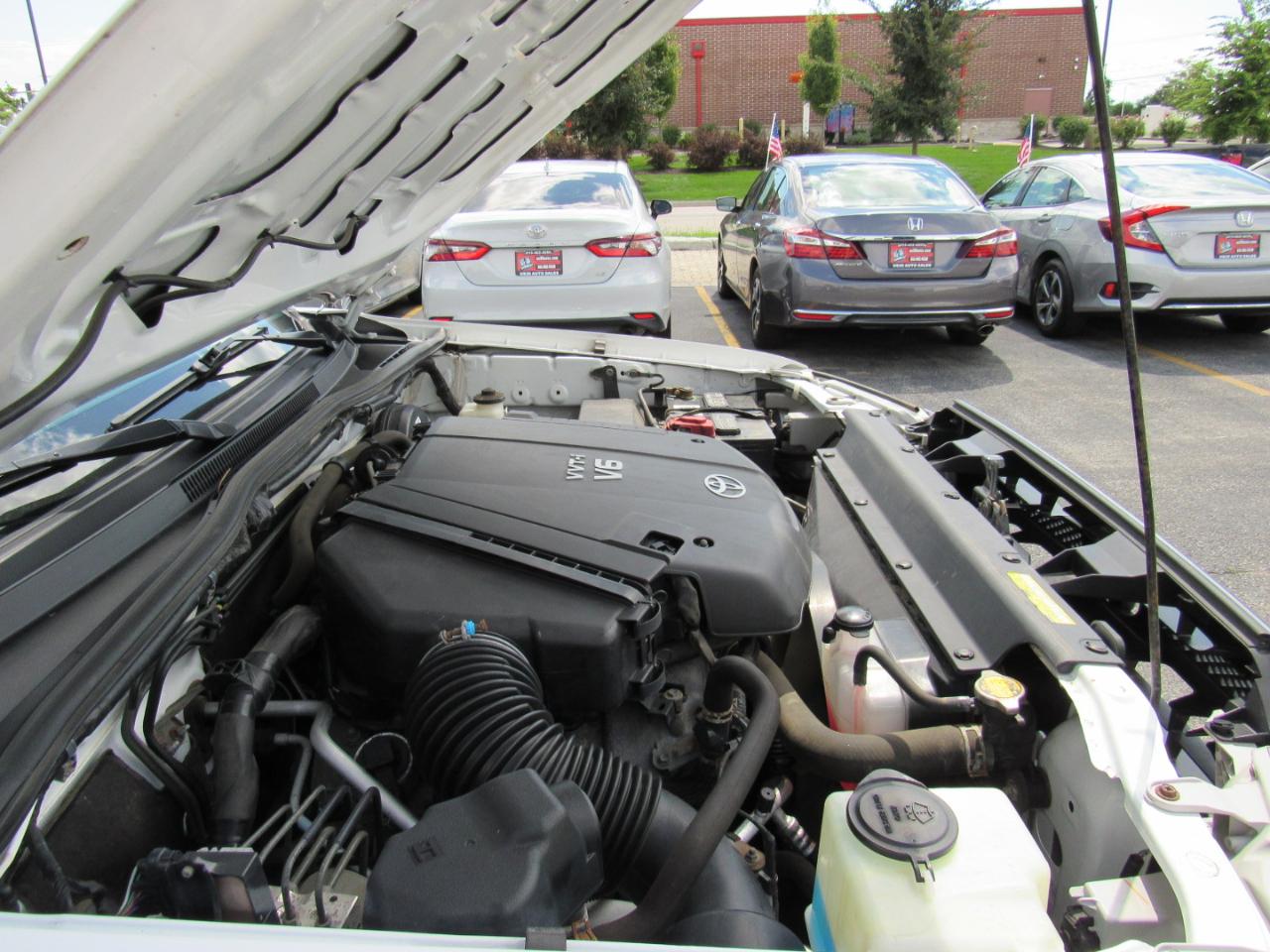 Toyota Tacoma 4WD Double Cab LB V6 AT (Natl) 2014