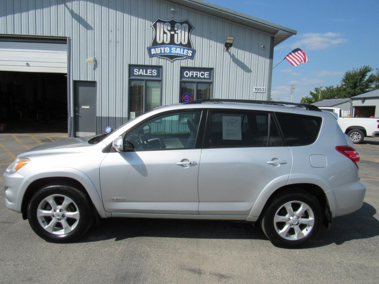 Toyota RAV4 4WD 4dr V6 5-Spd AT Ltd (Natl) 2011