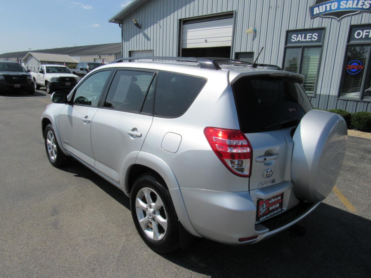 Toyota RAV4 4WD 4dr V6 5-Spd AT Ltd (Natl) 2011
