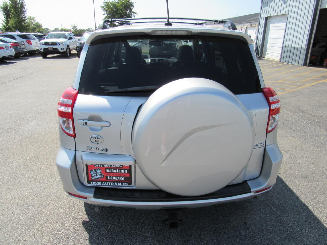 Toyota RAV4 4WD 4dr V6 5-Spd AT Ltd (Natl) 2011