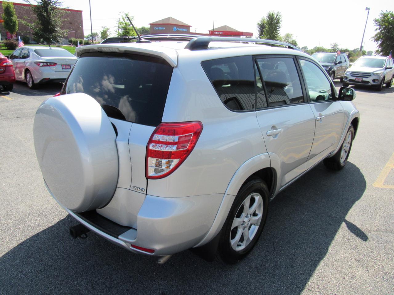 Toyota RAV4 4WD 4dr V6 5-Spd AT Ltd (Natl) 2011
