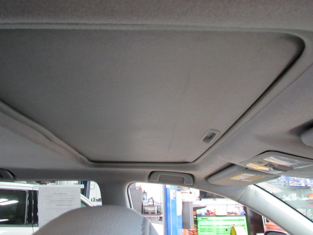 Toyota RAV4 4WD 4dr V6 5-Spd AT Ltd (Natl) 2011