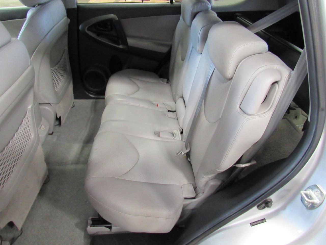 Toyota RAV4 4WD 4dr V6 5-Spd AT Ltd (Natl) 2011