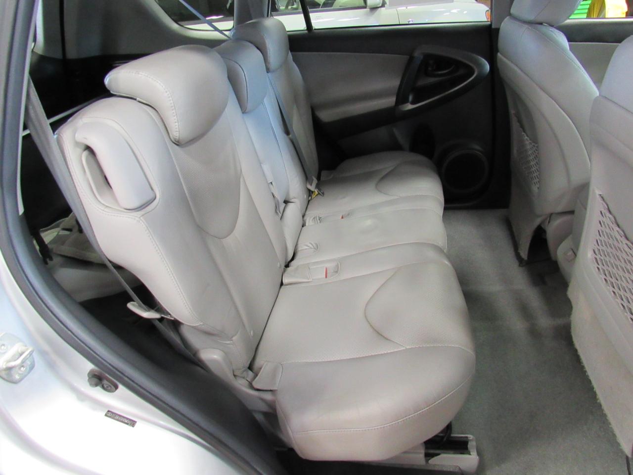 Toyota RAV4 4WD 4dr V6 5-Spd AT Ltd (Natl) 2011
