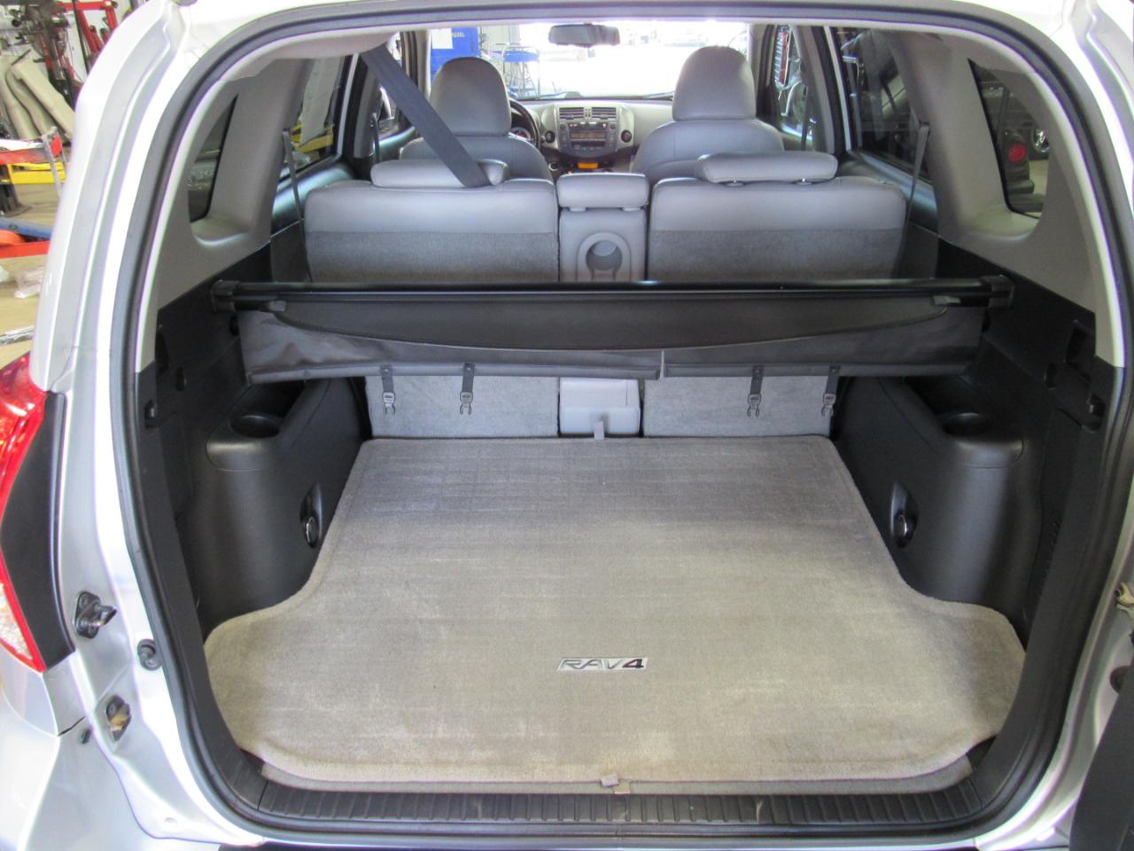 Toyota RAV4 4WD 4dr V6 5-Spd AT Ltd (Natl) 2011