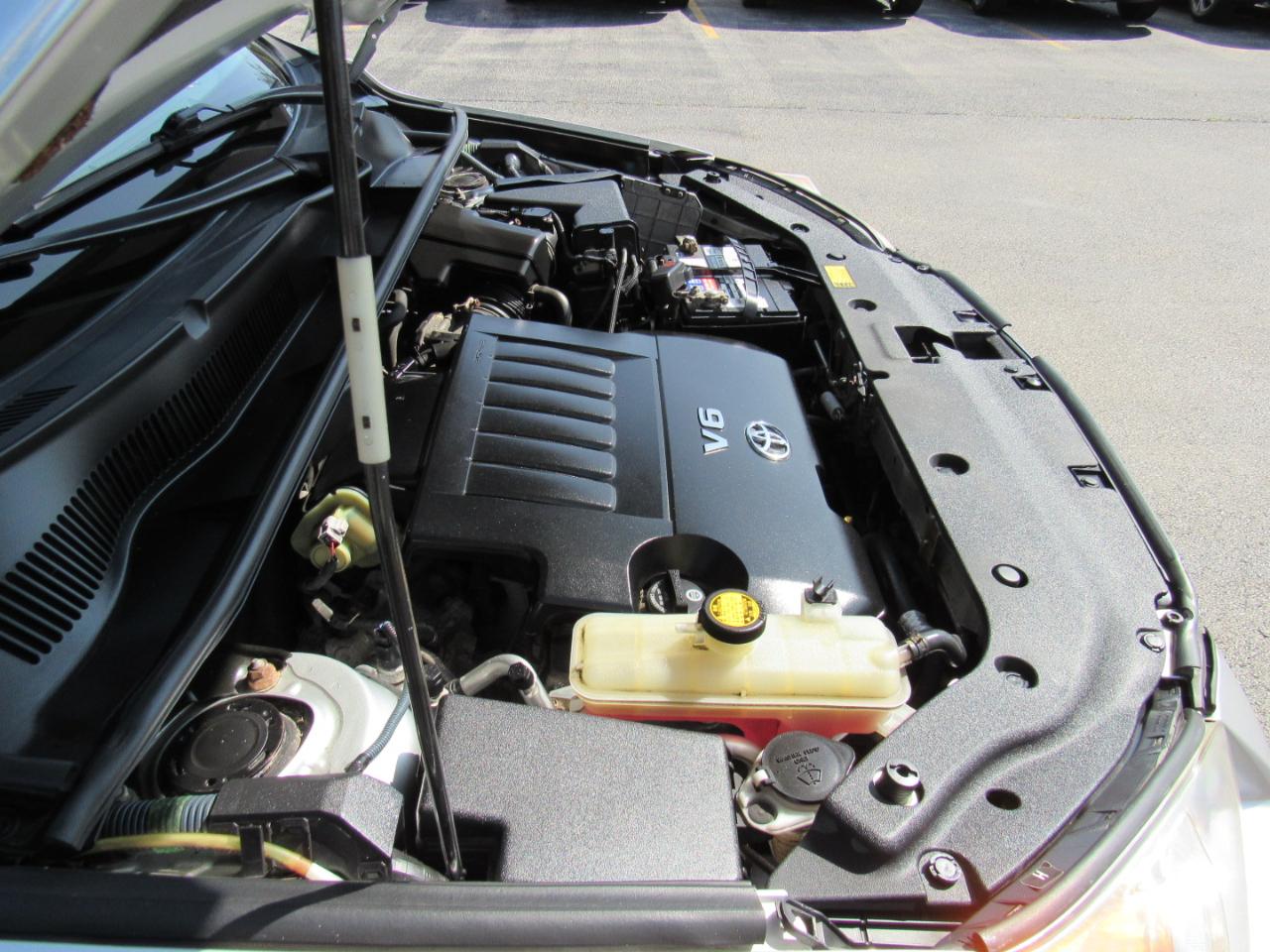 Toyota RAV4 4WD 4dr V6 5-Spd AT Ltd (Natl) 2011