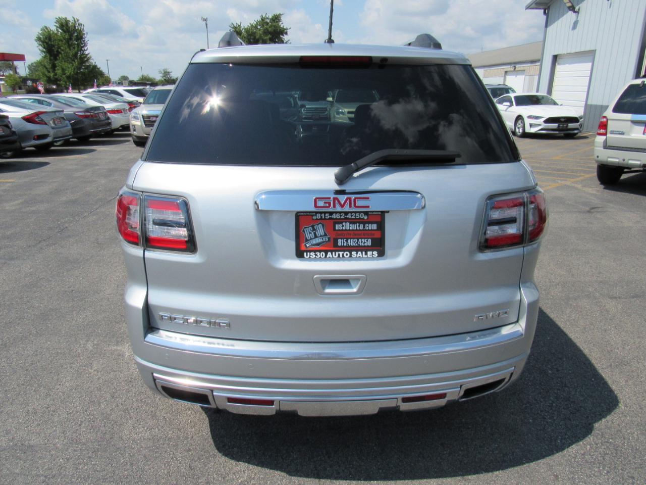 GMC Acadia AWD 4dr Denali 2015