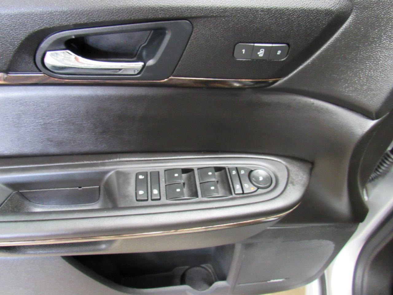 GMC Acadia AWD 4dr Denali 2015