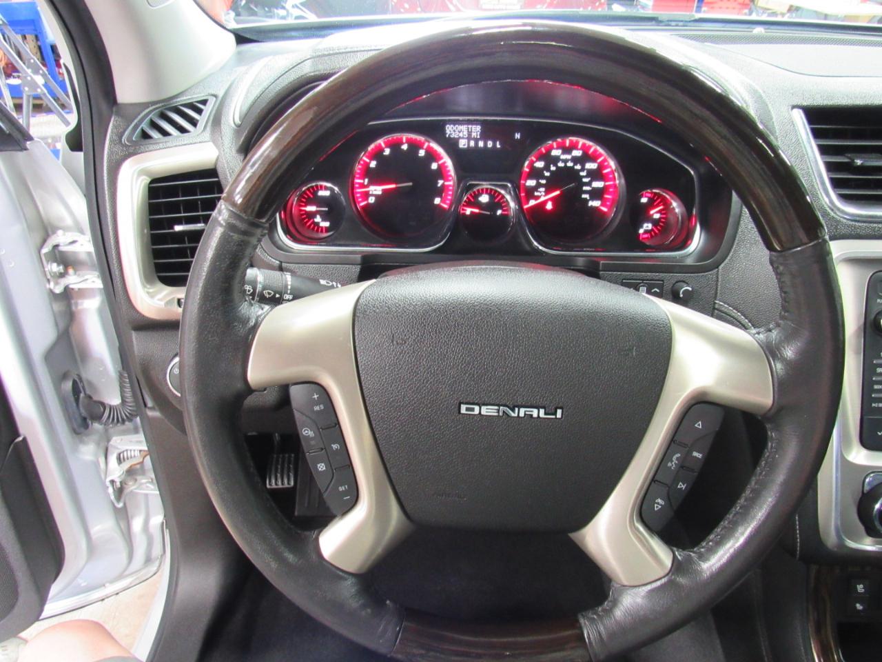 GMC Acadia AWD 4dr Denali 2015