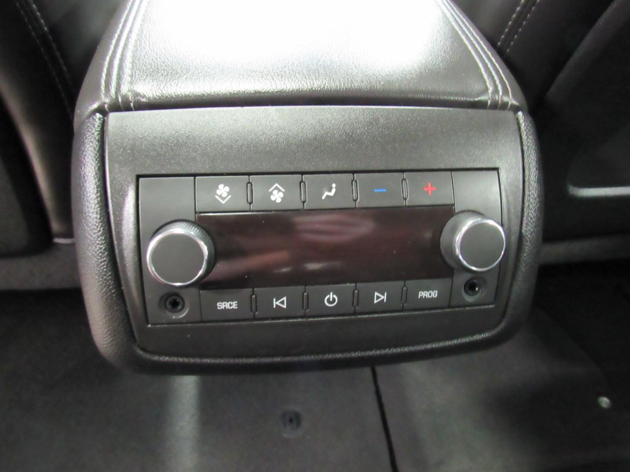 GMC Acadia AWD 4dr Denali 2015