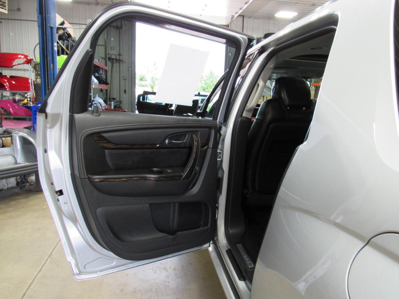 GMC Acadia AWD 4dr Denali 2015