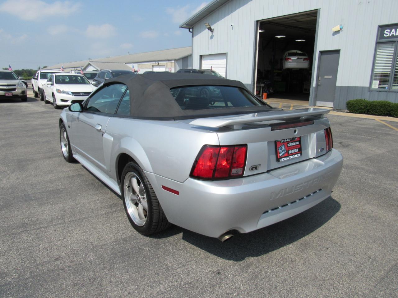 Ford Mustang 2dr Convertible GT Deluxe 2001