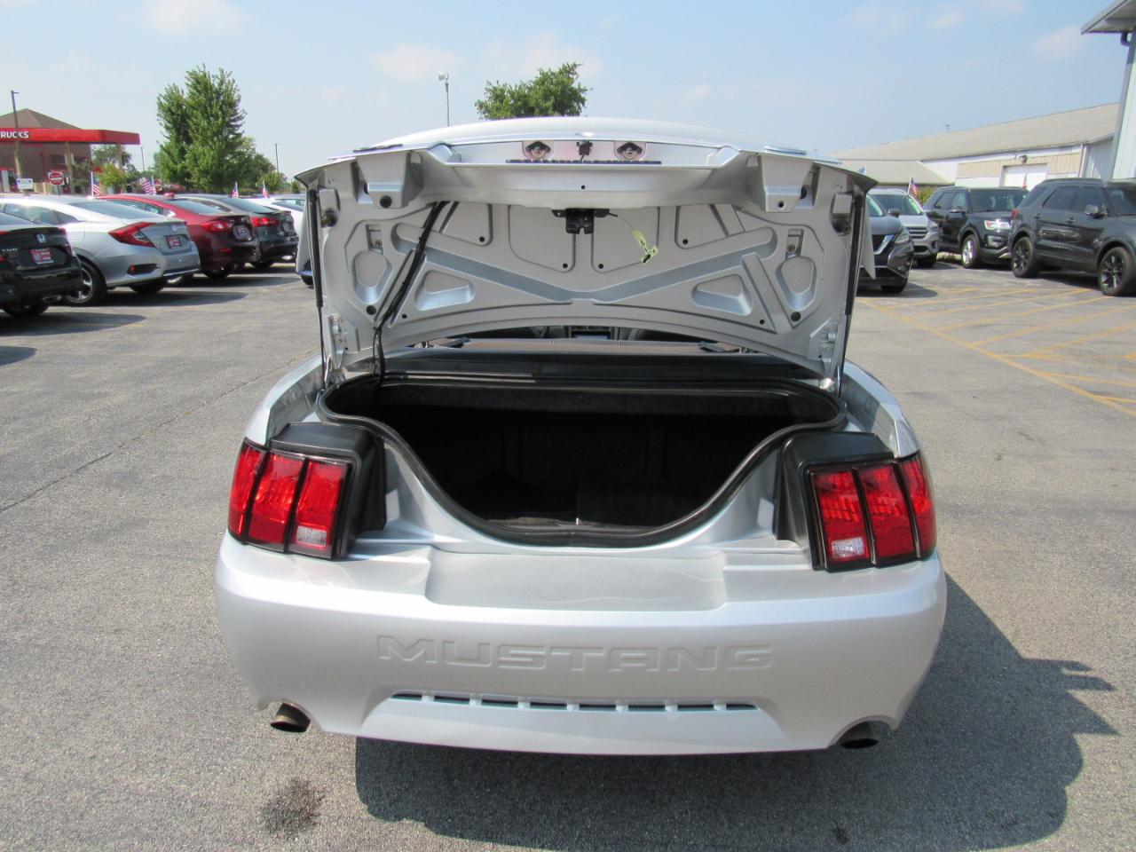 Ford Mustang 2dr Convertible GT Deluxe 2001