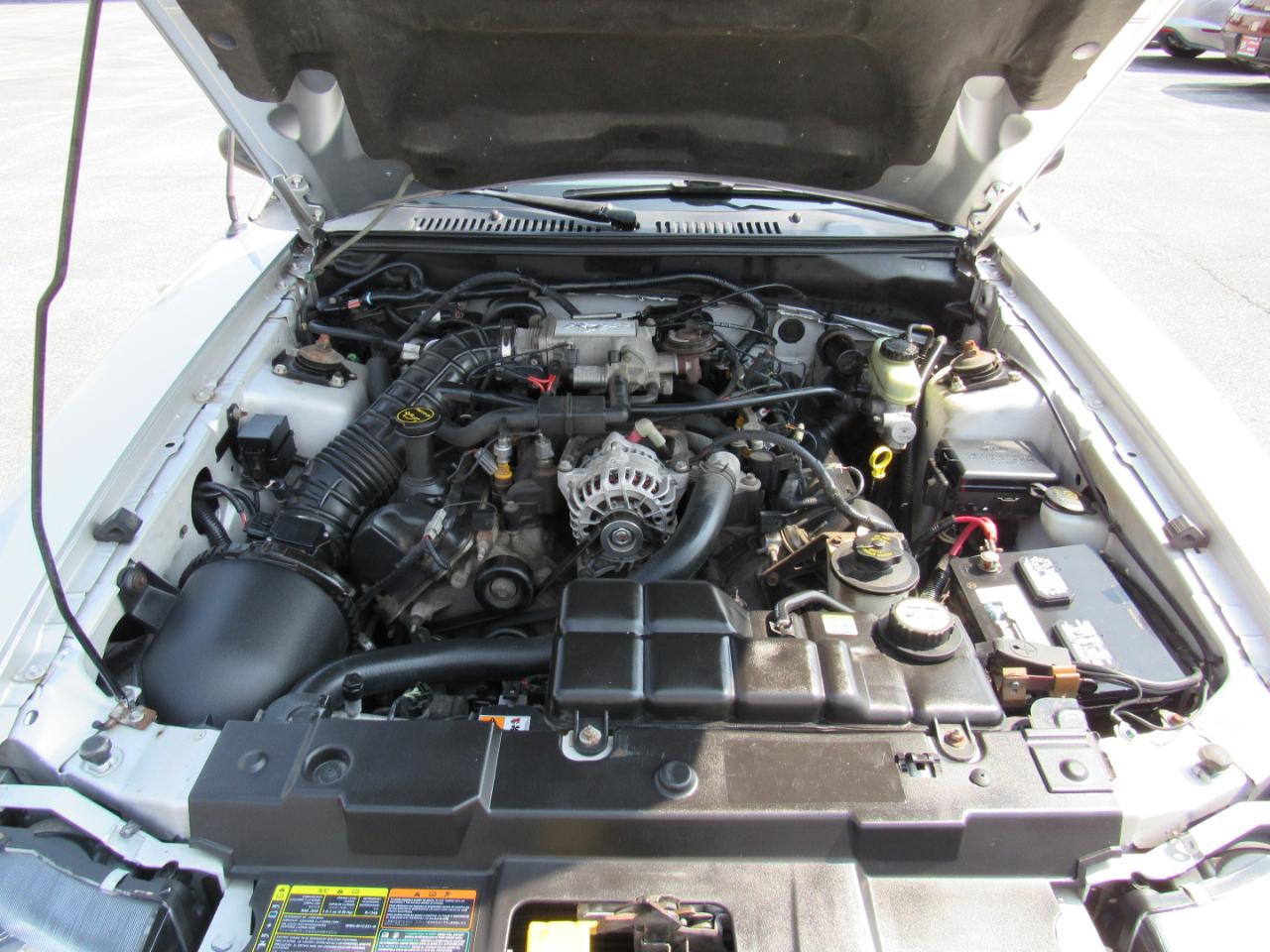 Ford Mustang 2dr Convertible GT Deluxe 2001