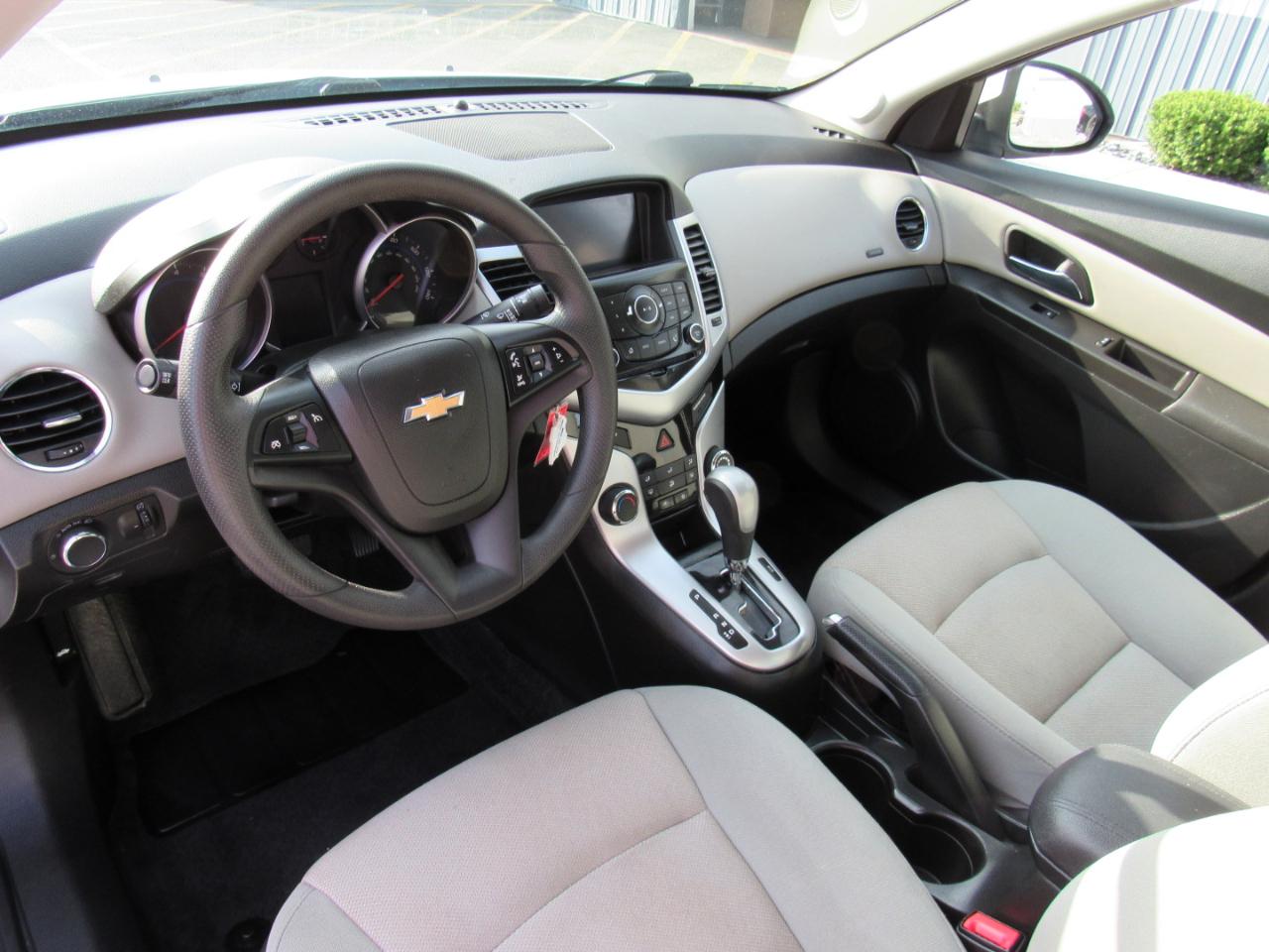 Chevrolet Cruze Limited 4dr Sdn Auto LT w/1LT 2016