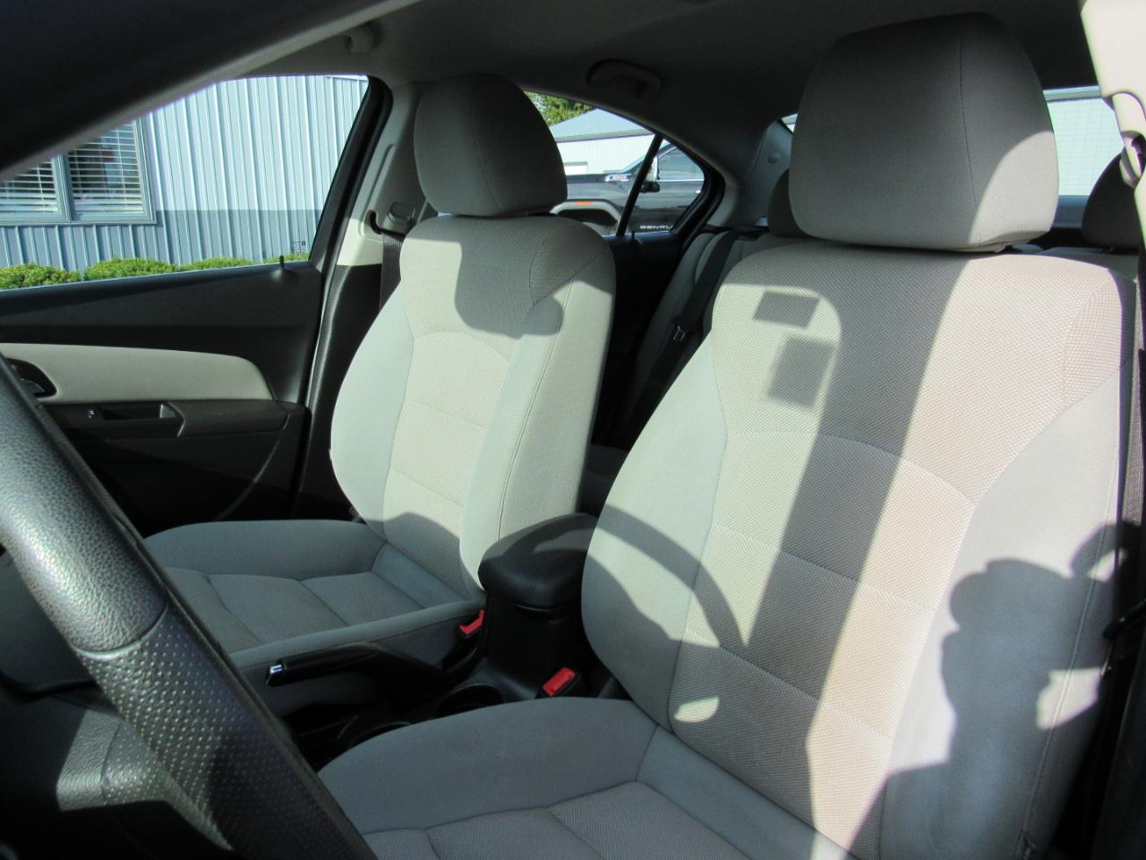 Chevrolet Cruze Limited 4dr Sdn Auto LT w/1LT 2016