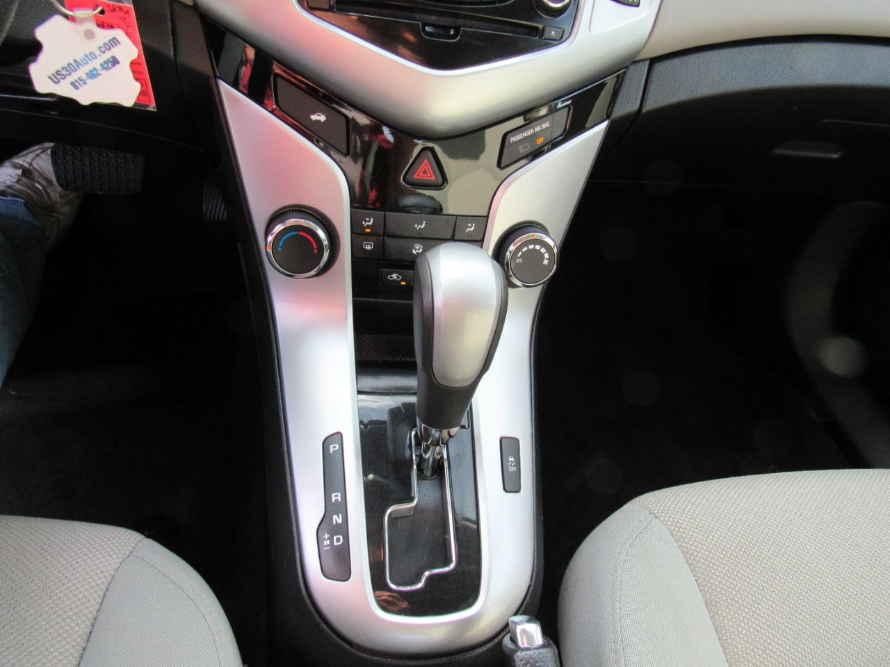 Chevrolet Cruze Limited 4dr Sdn Auto LT w/1LT 2016