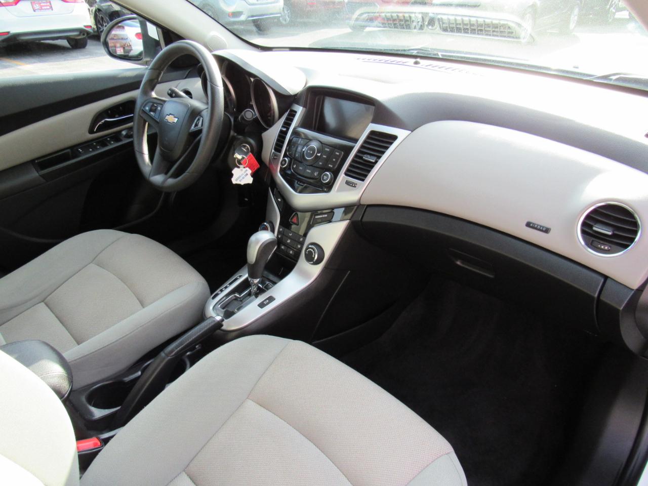 Chevrolet Cruze Limited 4dr Sdn Auto LT w/1LT 2016
