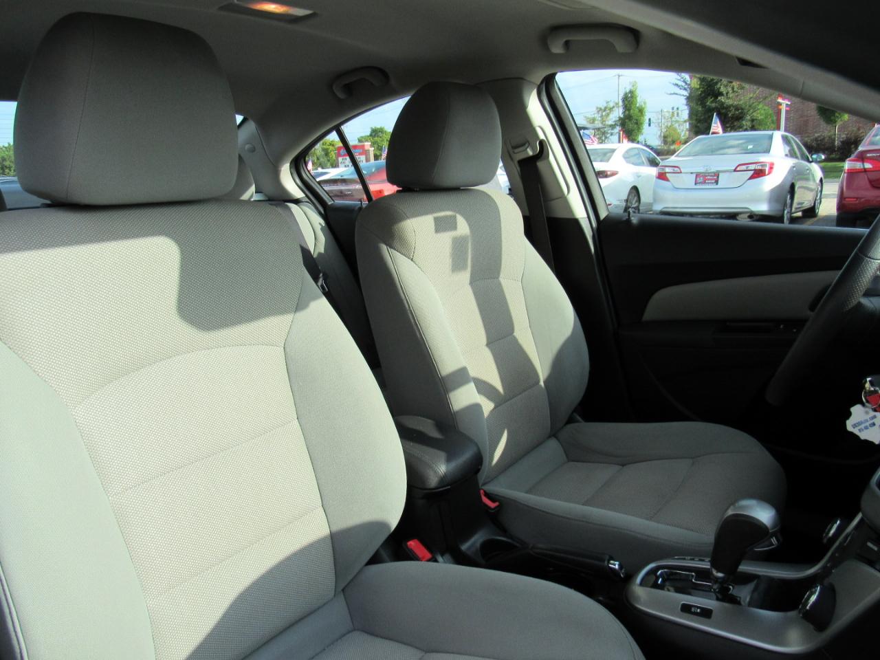 Chevrolet Cruze Limited 4dr Sdn Auto LT w/1LT 2016