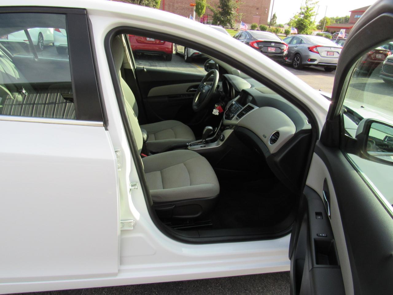 Chevrolet Cruze Limited 4dr Sdn Auto LT w/1LT 2016