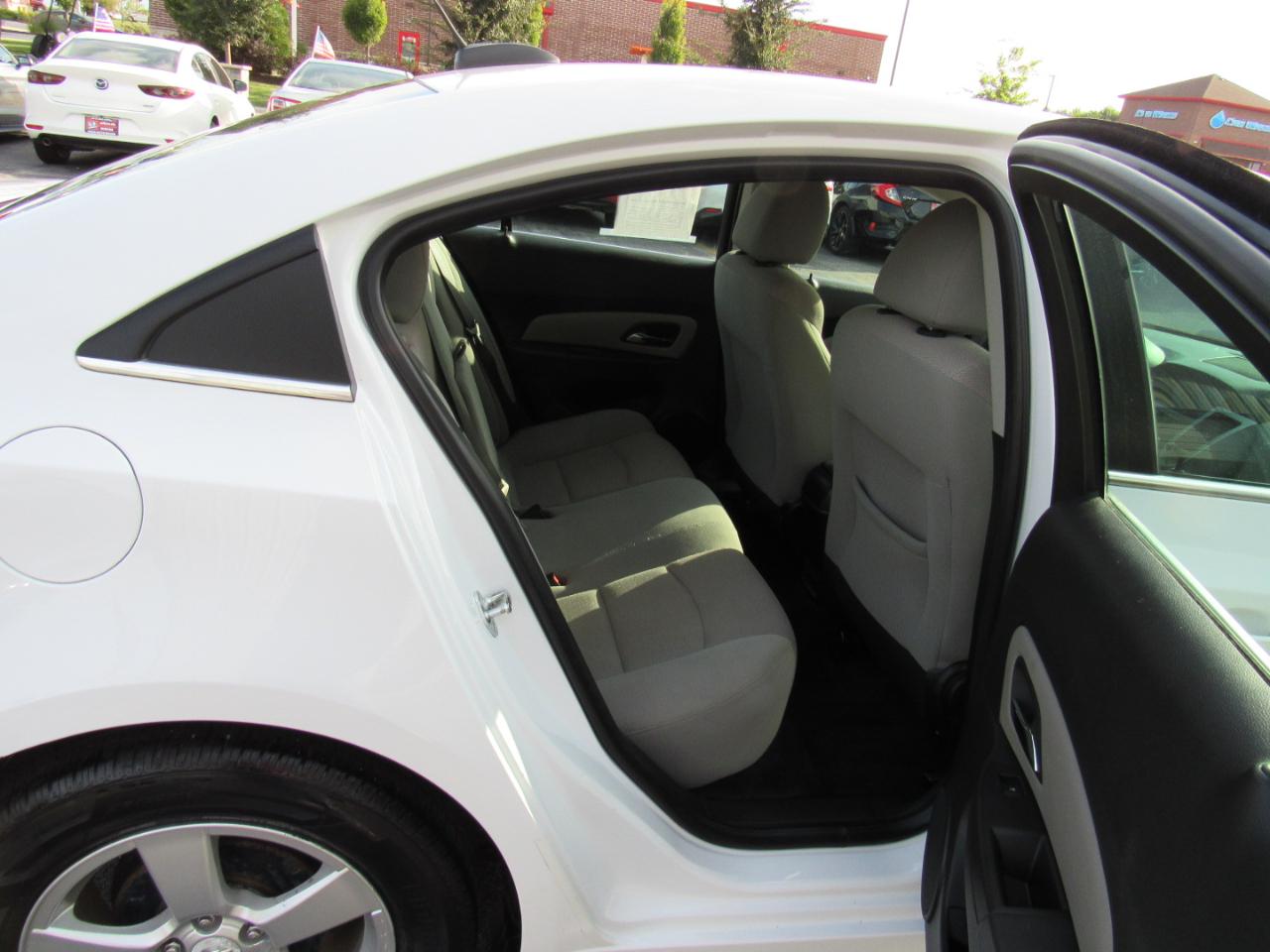 Chevrolet Cruze Limited 4dr Sdn Auto LT w/1LT 2016