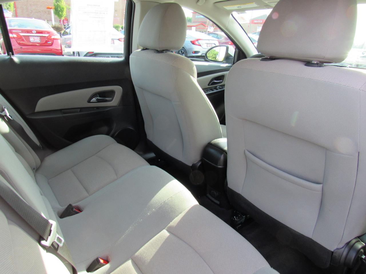 Chevrolet Cruze Limited 4dr Sdn Auto LT w/1LT 2016