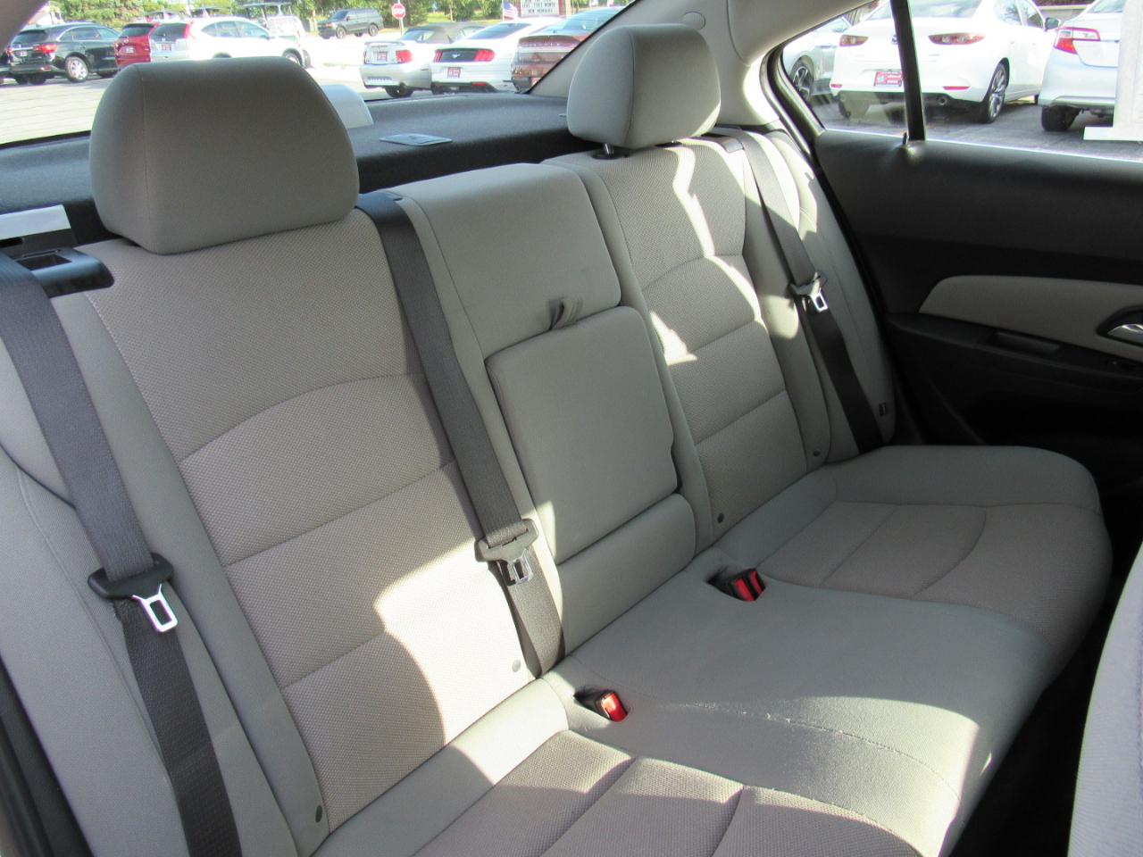 Chevrolet Cruze Limited 4dr Sdn Auto LT w/1LT 2016