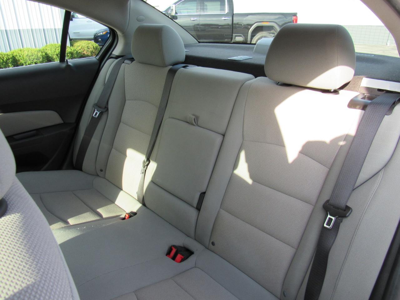 Chevrolet Cruze Limited 4dr Sdn Auto LT w/1LT 2016