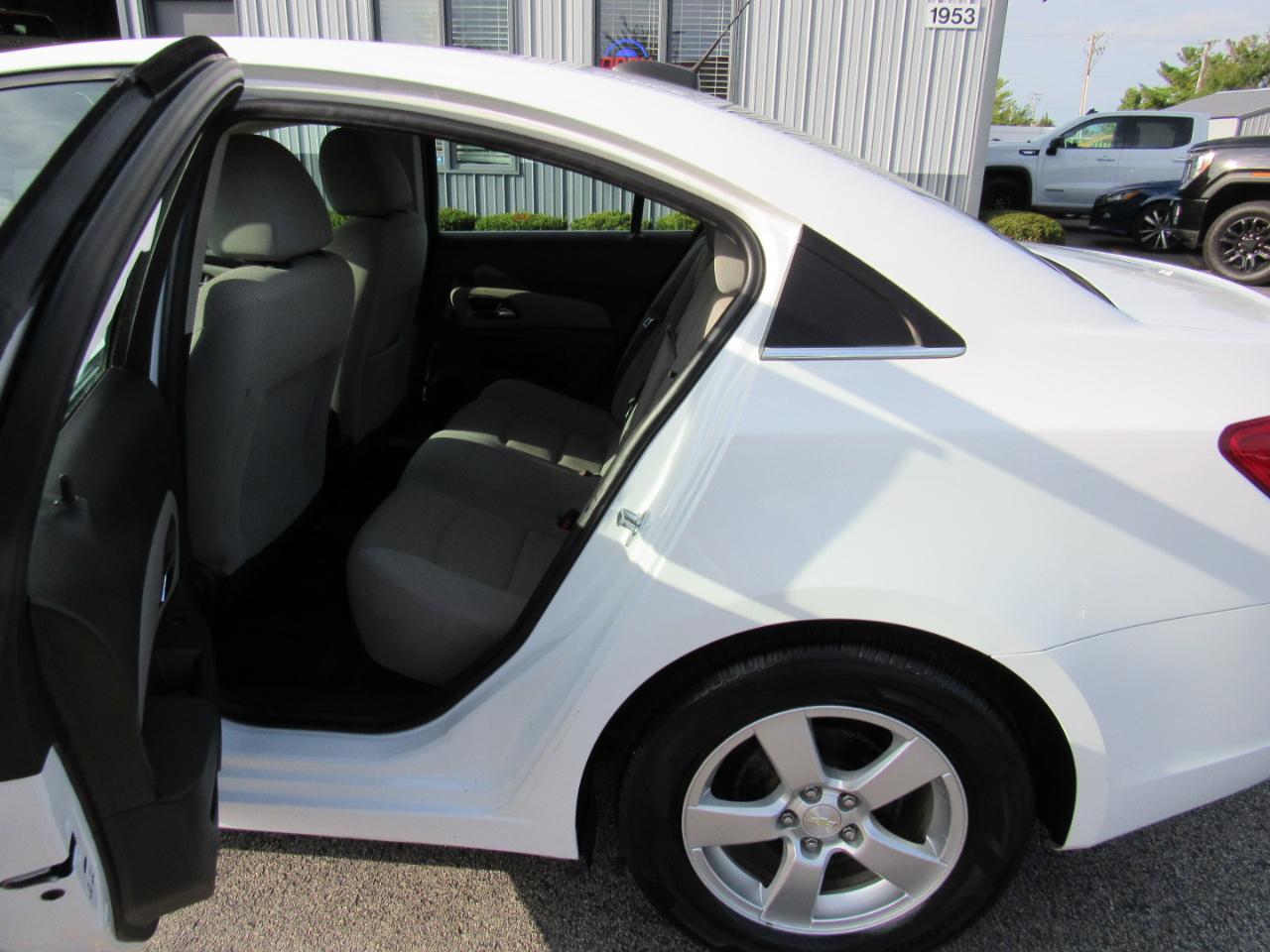 Chevrolet Cruze Limited 4dr Sdn Auto LT w/1LT 2016