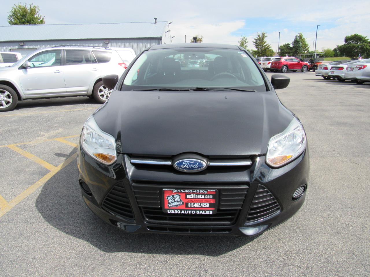 Ford Focus 4dr Sdn S 2014
