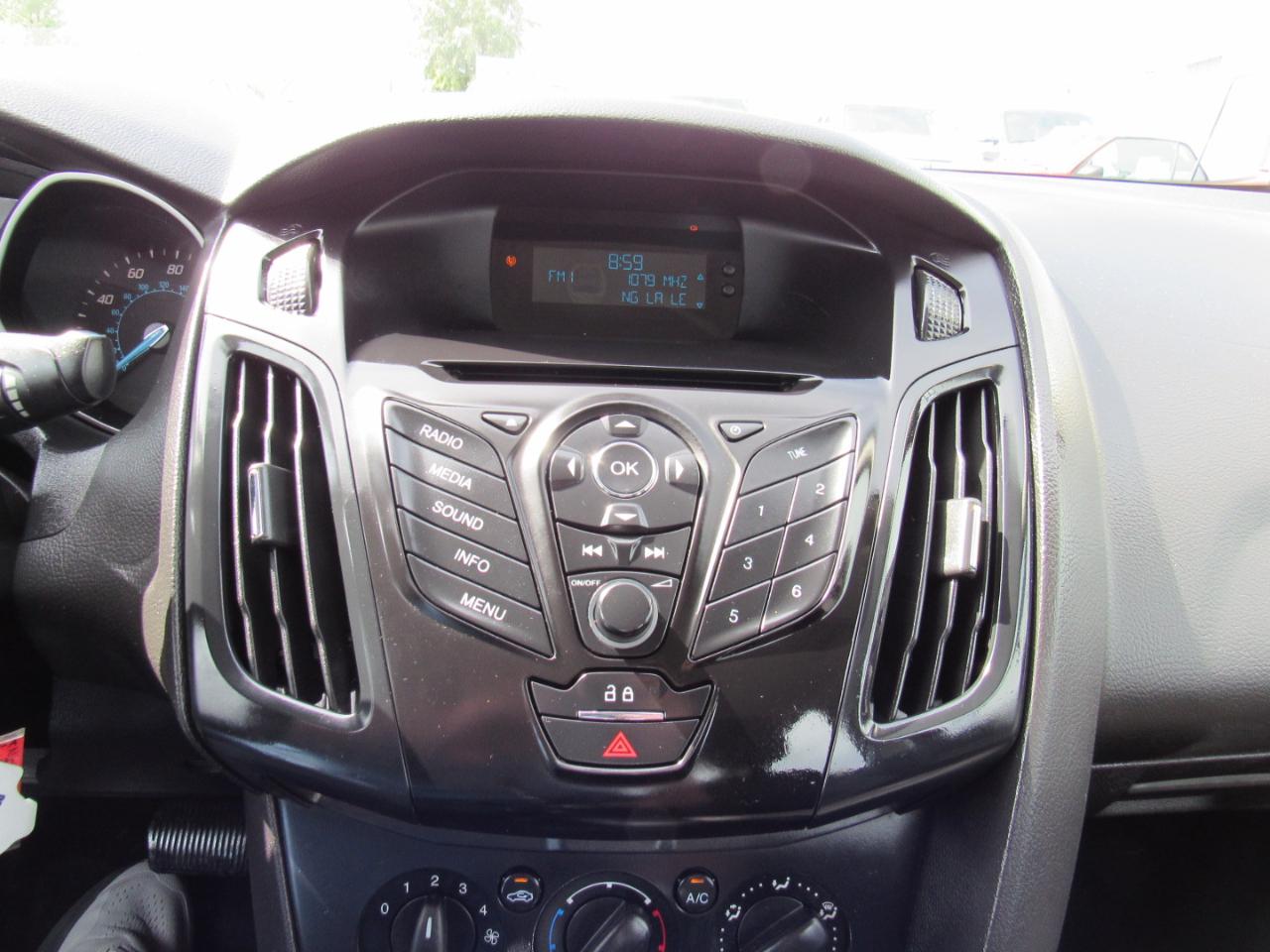 Ford Focus 4dr Sdn S 2014