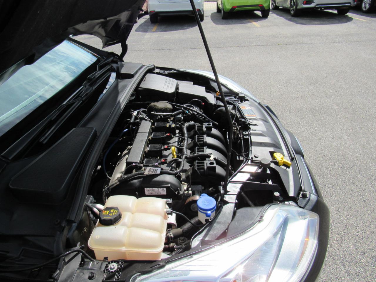 Ford Focus 4dr Sdn S 2014
