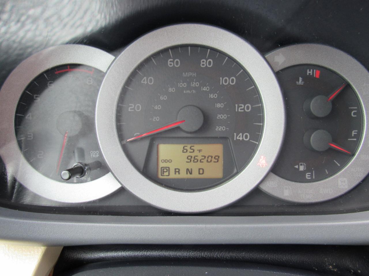Toyota RAV4 4WD 4dr I4 (Natl) 2012