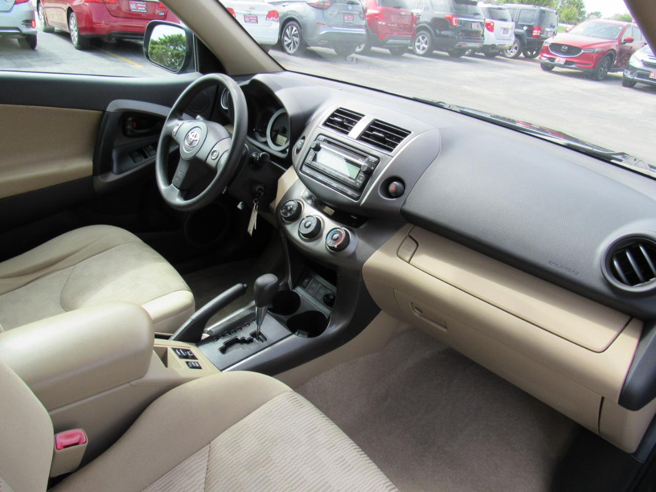Toyota RAV4 4WD 4dr I4 (Natl) 2012