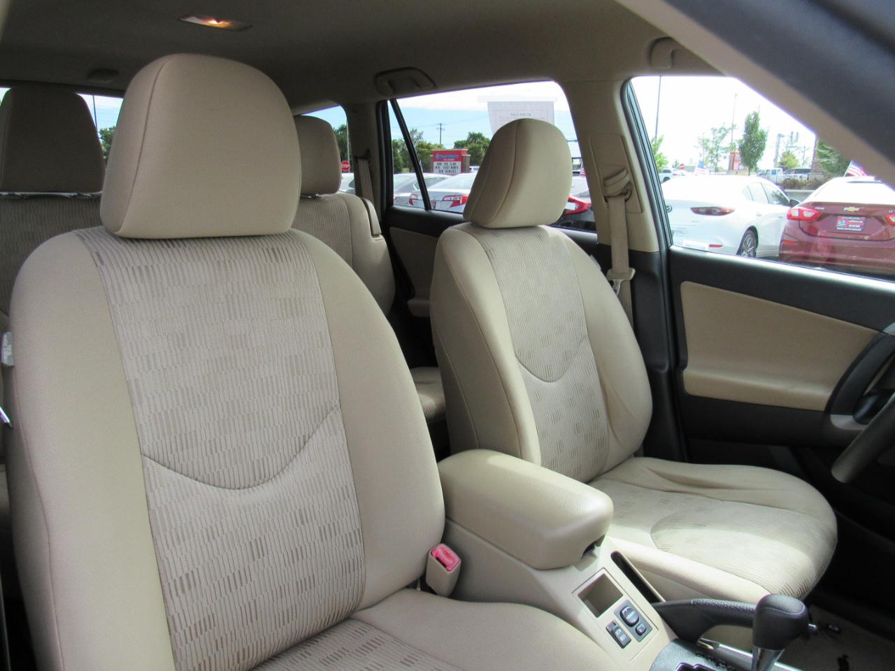 Toyota RAV4 4WD 4dr I4 (Natl) 2012