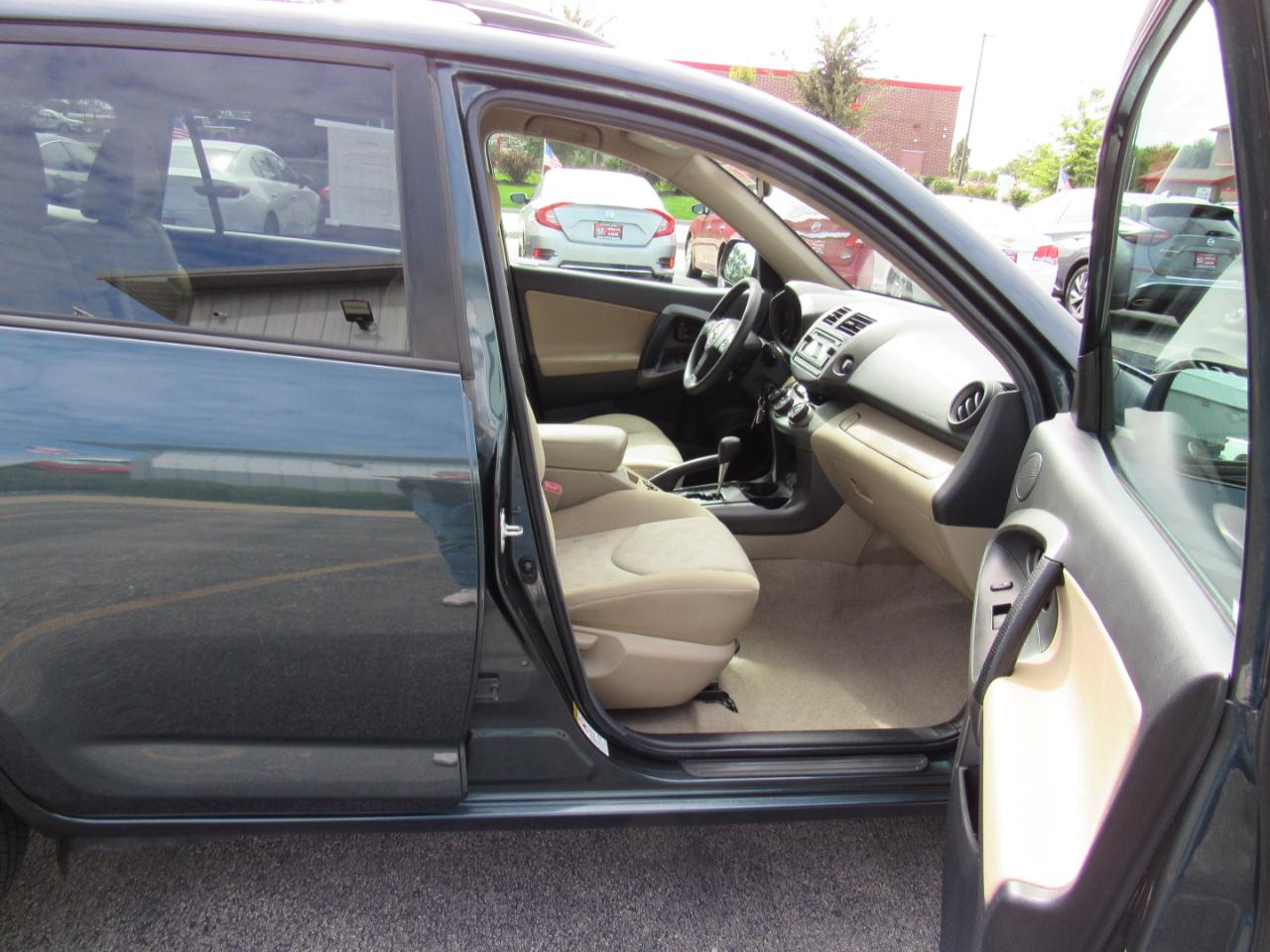 Toyota RAV4 4WD 4dr I4 (Natl) 2012