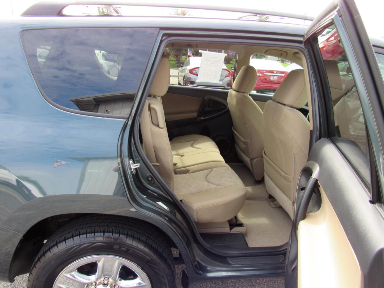 Toyota RAV4 4WD 4dr I4 (Natl) 2012