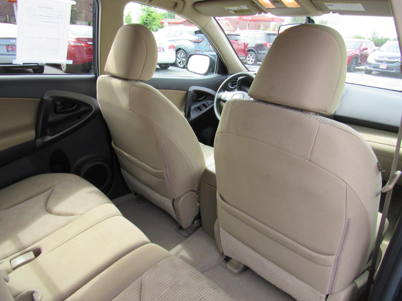 Toyota RAV4 4WD 4dr I4 (Natl) 2012