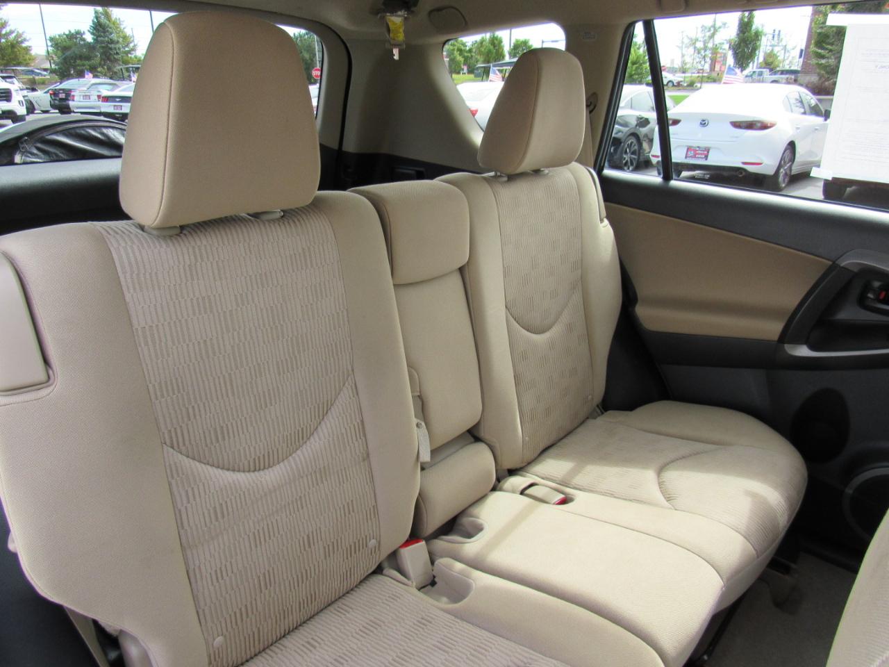 Toyota RAV4 4WD 4dr I4 (Natl) 2012